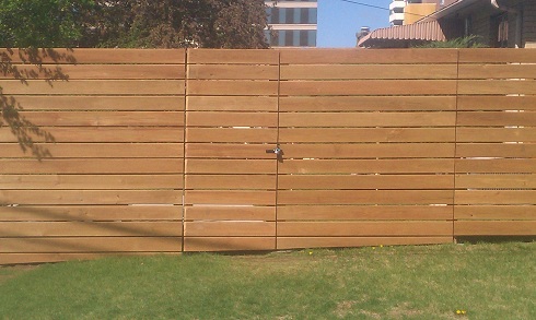 Horizontal Pickets Fence